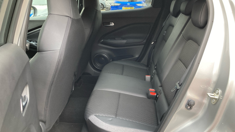 Nissan Juke 1.0 DiG-T N-Connecta 5dr Petrol Hatchback